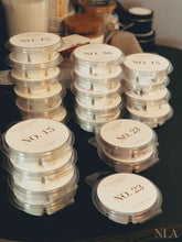 Load image into Gallery viewer, 6 CAVITY ROUND CLAMSHELL WAX MELT